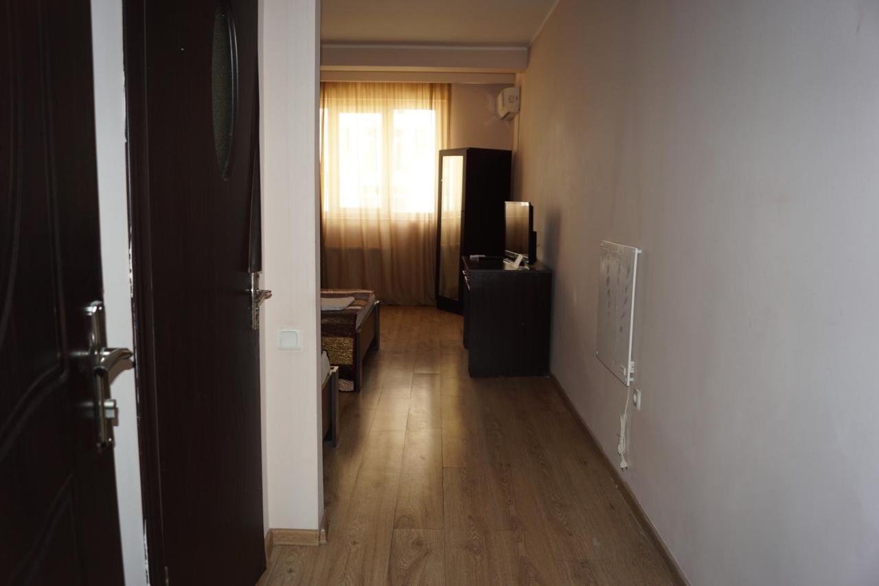Iar Hotel Батуми Экстерьер фото
