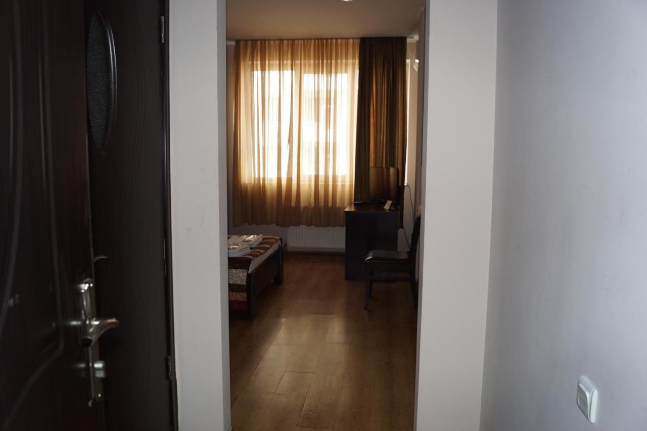 Iar Hotel Батуми Экстерьер фото