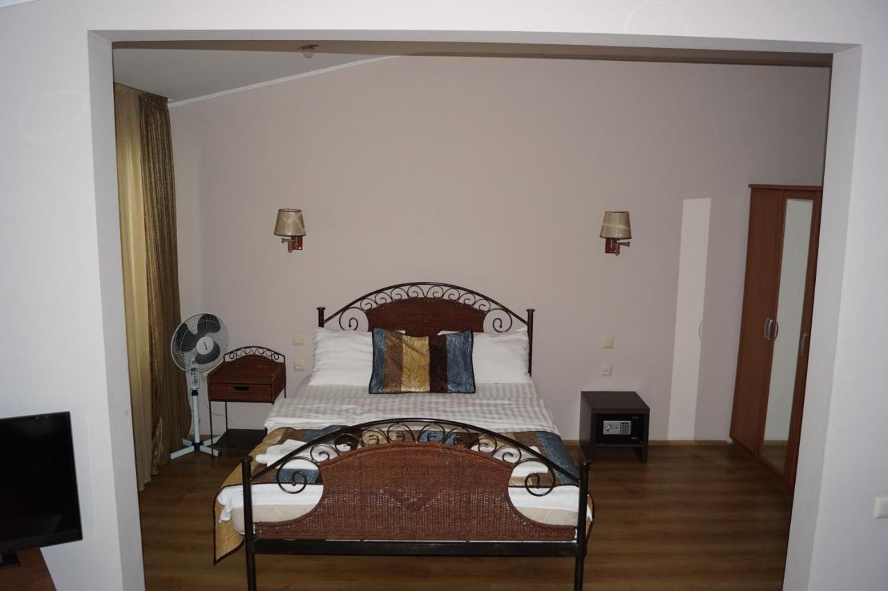 Iar Hotel Батуми Экстерьер фото