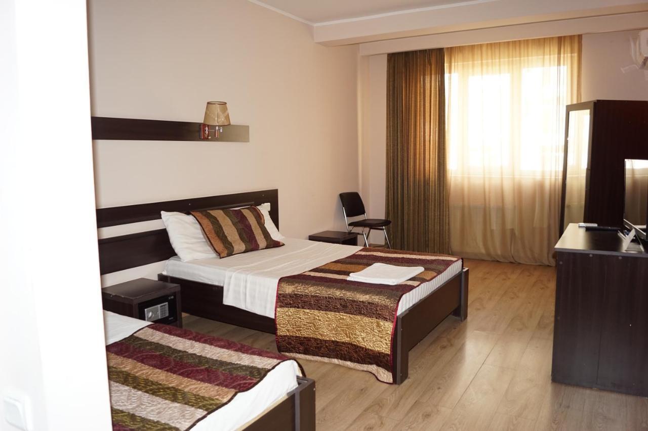 Iar Hotel Батуми Экстерьер фото
