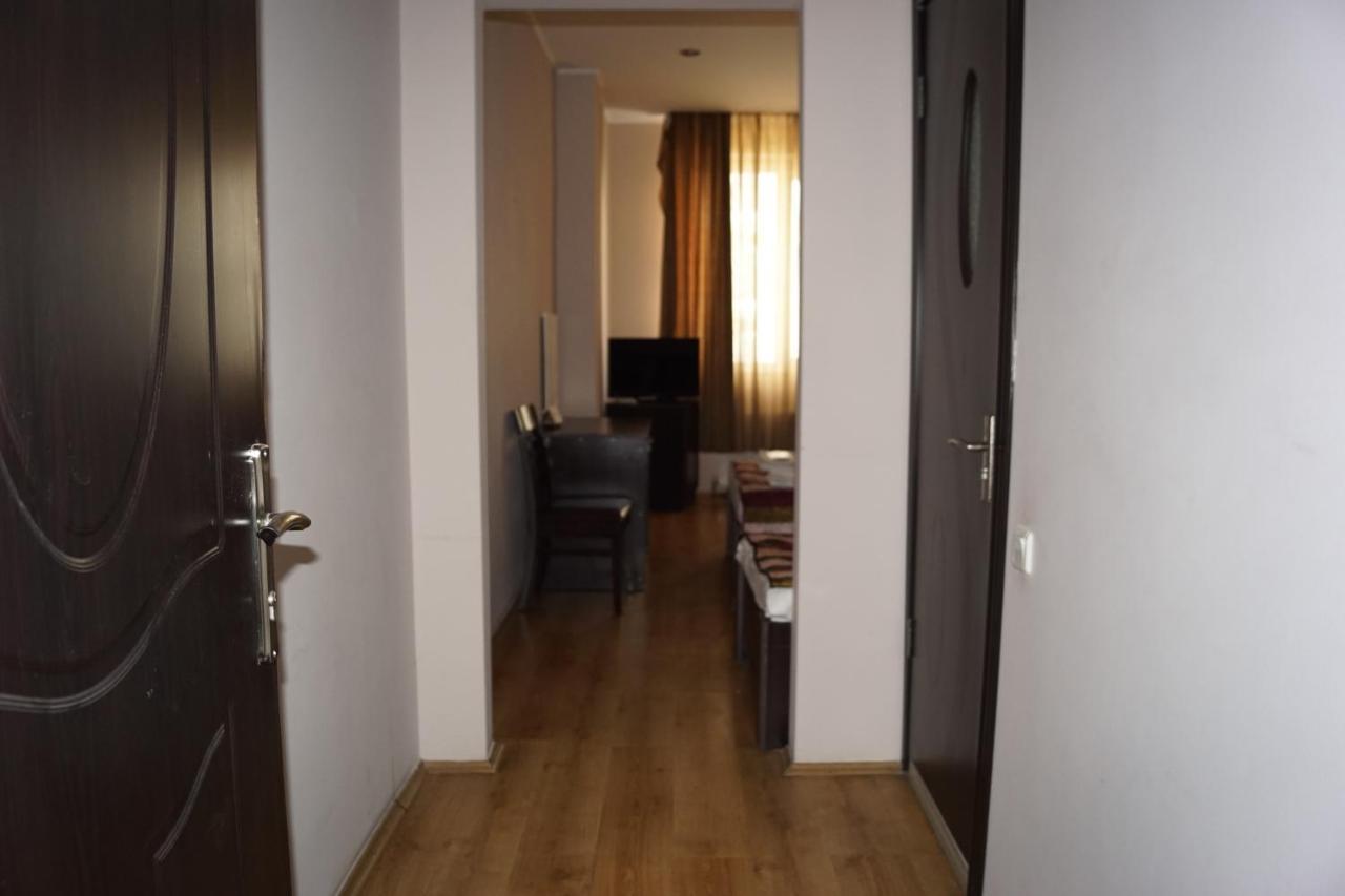 Iar Hotel Батуми Экстерьер фото