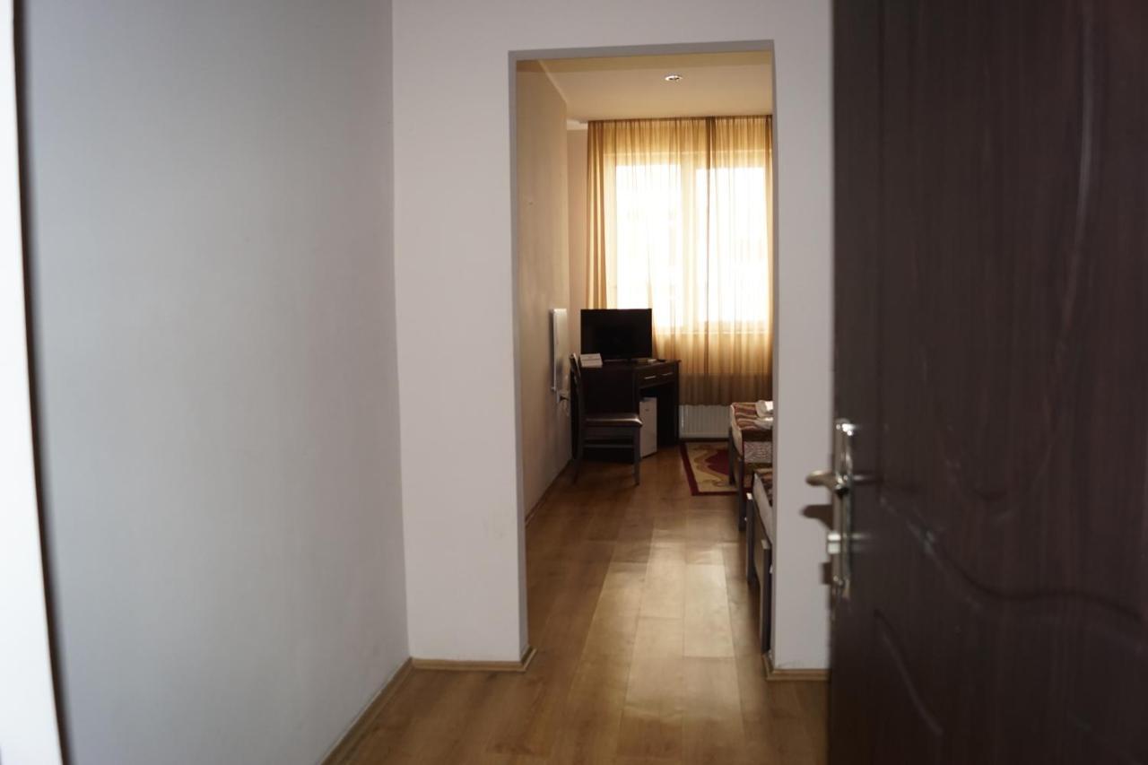 Iar Hotel Батуми Экстерьер фото